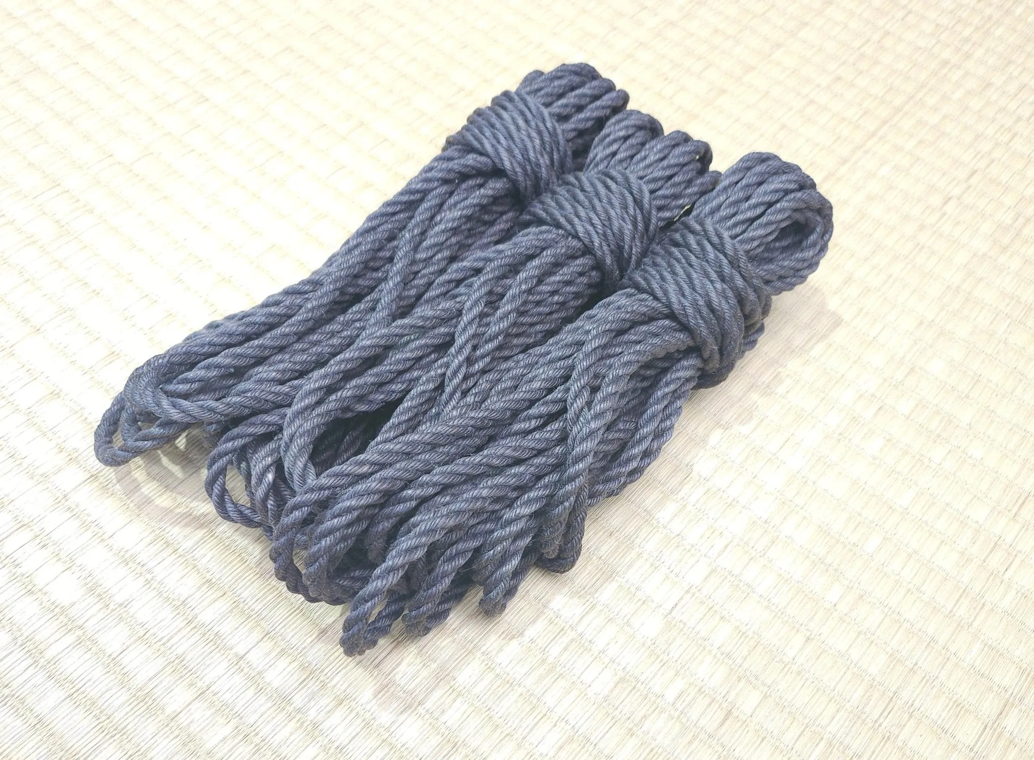 Grey "Gure" - Shibari Rope - Jute- Fully Treated