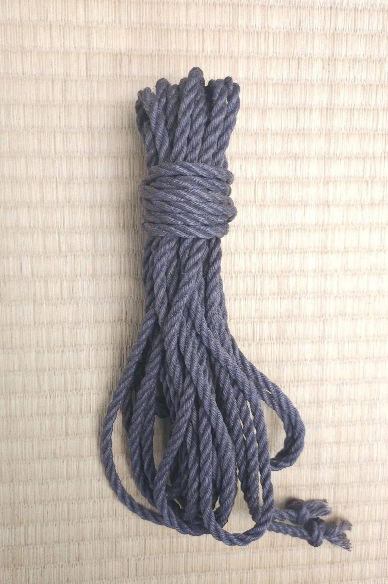 Grey "Gure" - Shibari Rope - Jute- Fully Treated